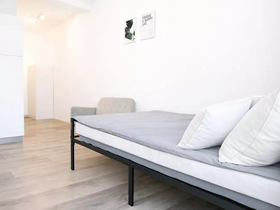 Immagine 8 di Appartamento in affitto  in Neckarstraße a Stuttgart Stuttgart-Mitte