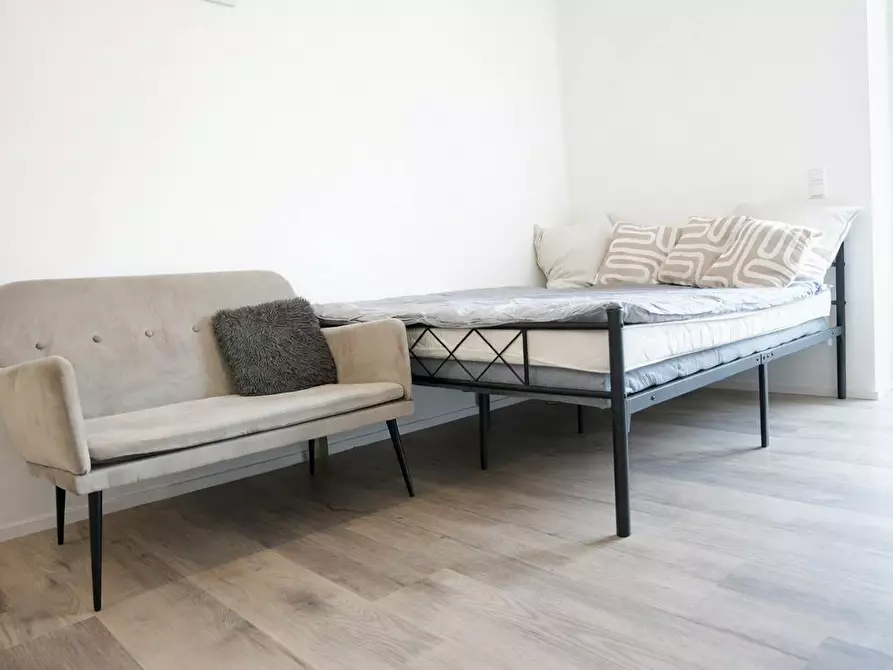 Immagine 1 di Appartamento in affitto  in Neckarstraße a Stuttgart Stuttgart-Mitte