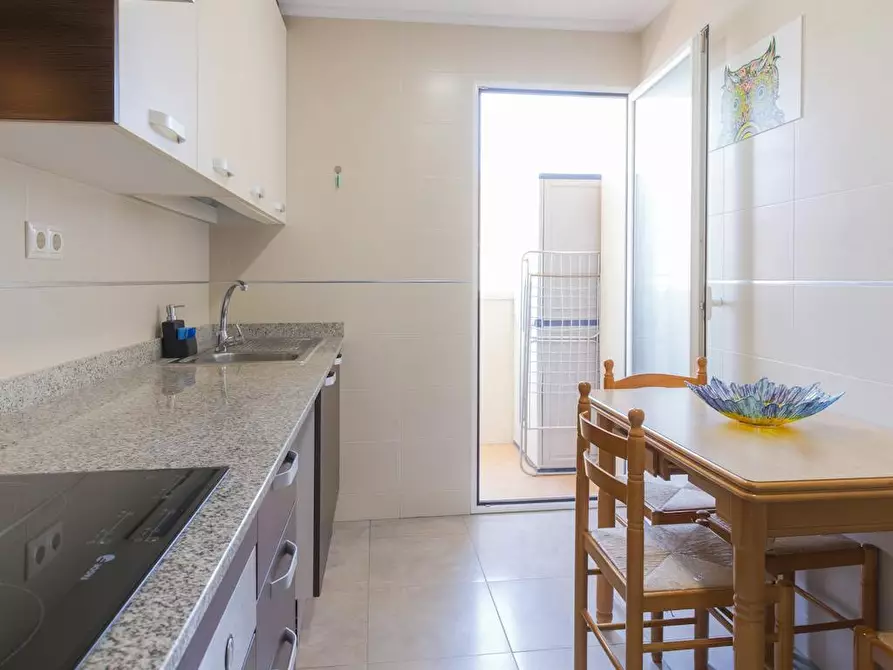 Immagine 10 di Camera in affitto  in Carrer Girona a Elx/Elche
