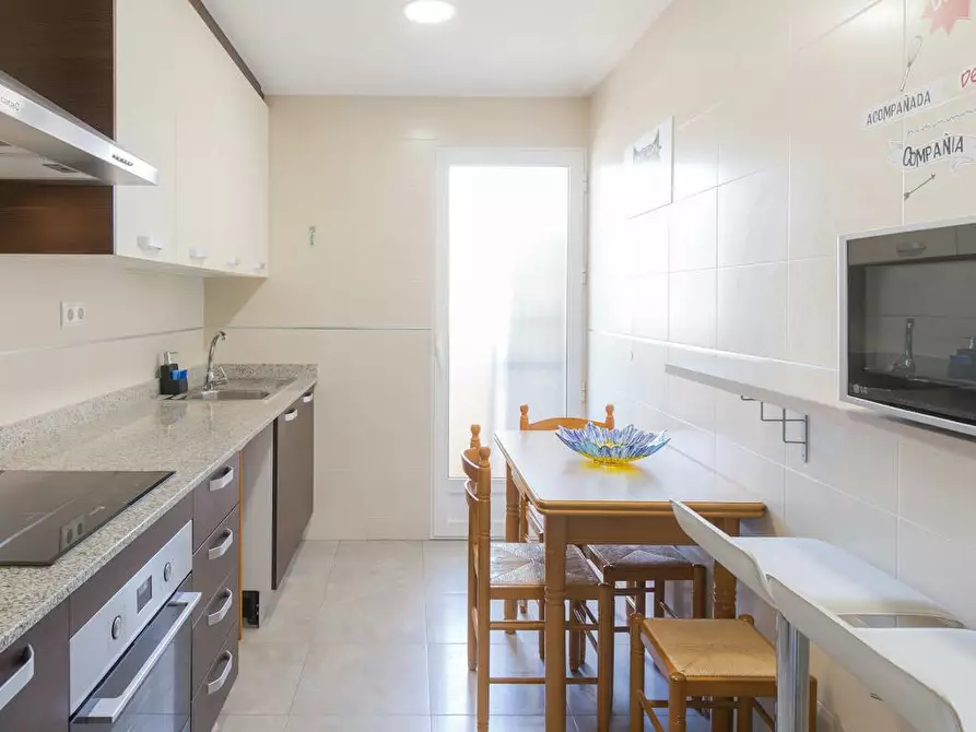 Immagine 9 di Camera in affitto  in Carrer Girona a Elx/Elche
