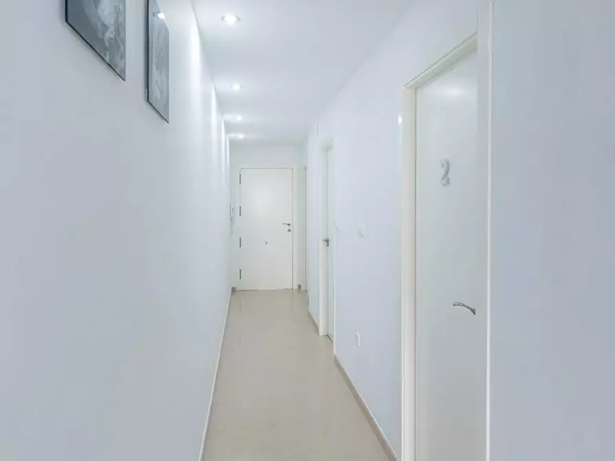 Immagine 8 di Camera in affitto  in Carrer Girona a Elx/Elche