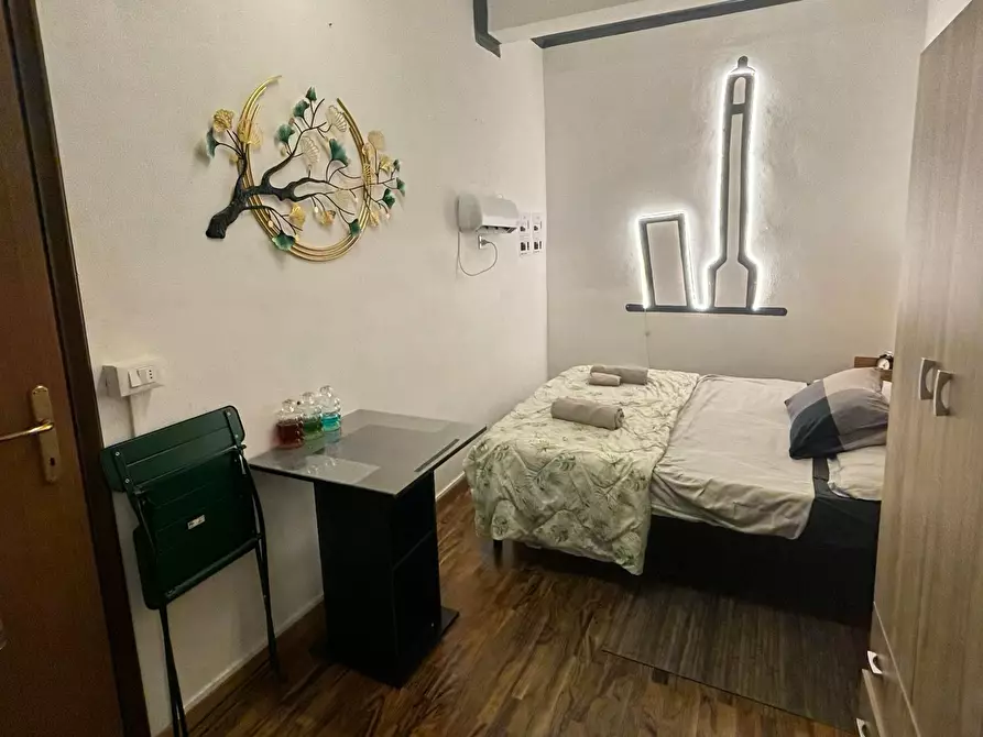 Immagine 2 di Camera in affitto  in Via Broccaindosso a Bologna