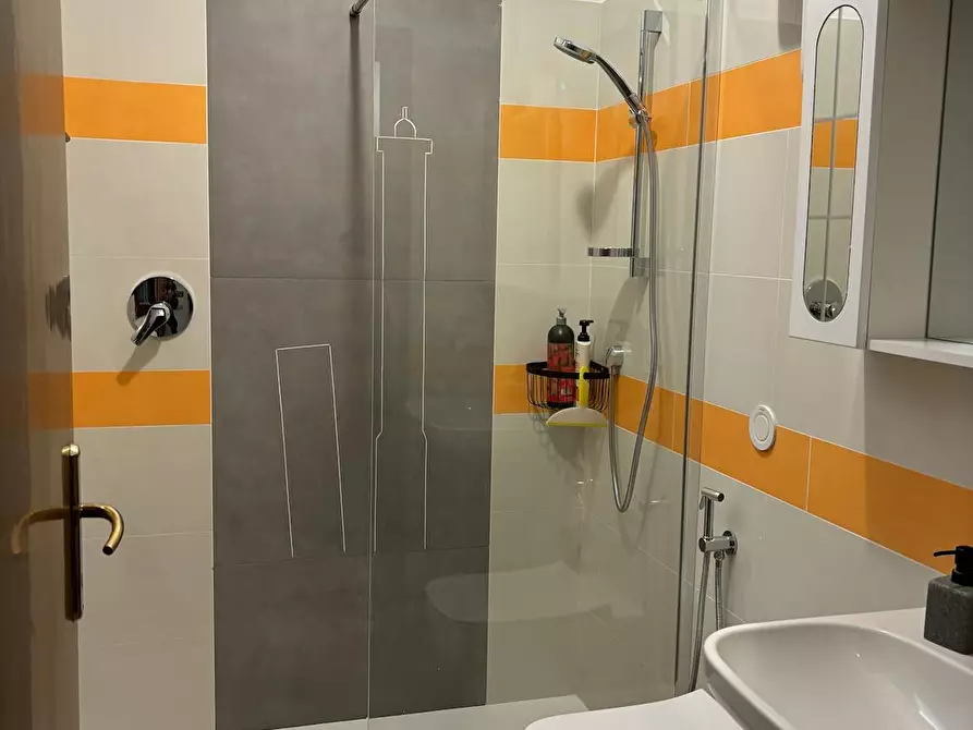 Immagine 4 di Camera in affitto  in Via Broccaindosso a Bologna
