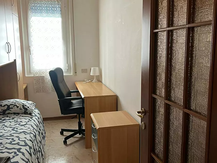 Immagine 1 di Camera in affitto  in Viale delle Rimembranze di Greco a Milano