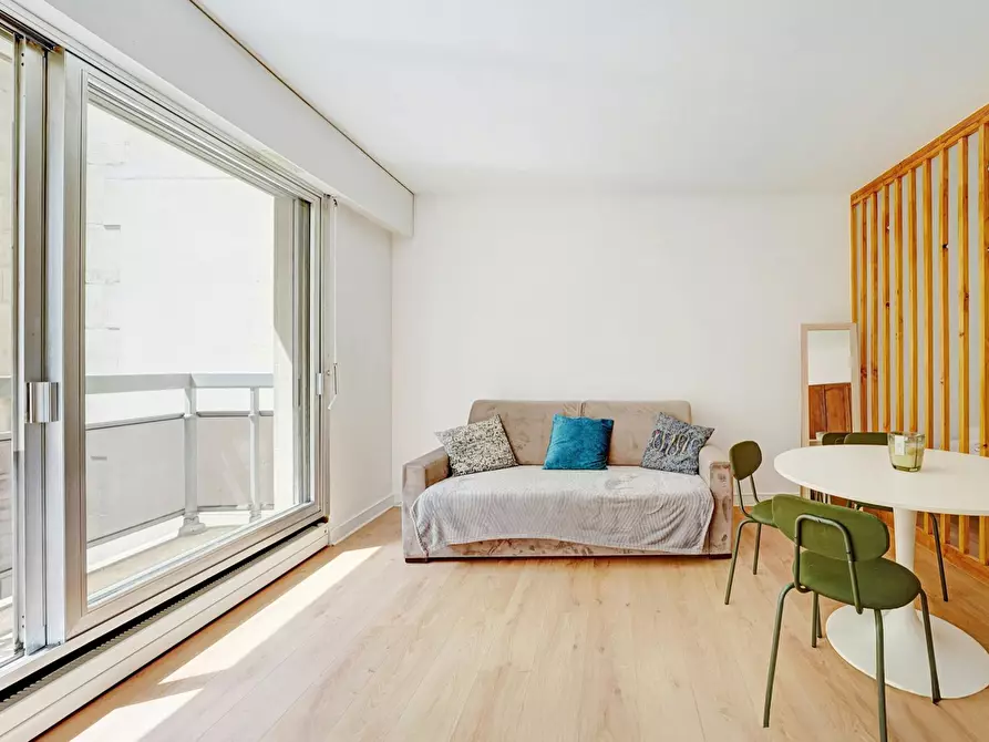 Immagine 2 di Appartamento in affitto  in Rue Nicolo a Paris 16