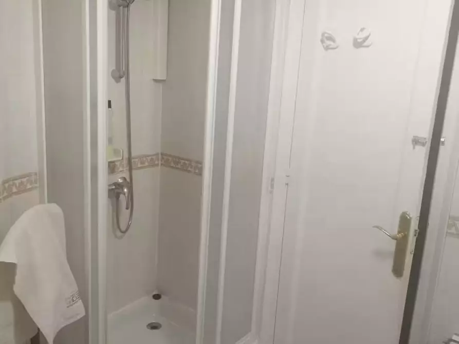 Immagine 5 di Camera in affitto  in Carrer del Consell de Cent a Barcelona