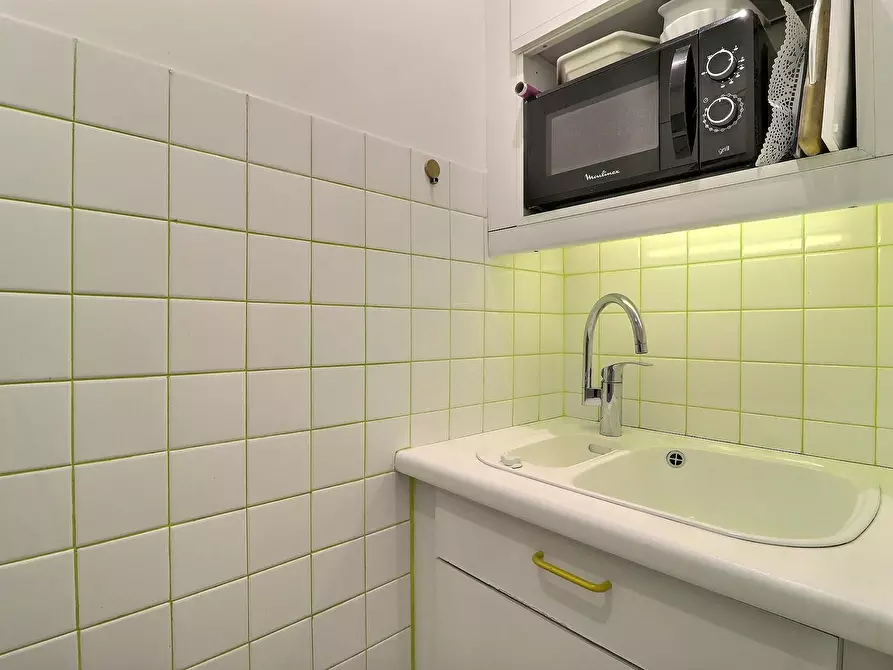 Immagine 8 di Appartamento in affitto  in Rue Lincoln a Paris 08