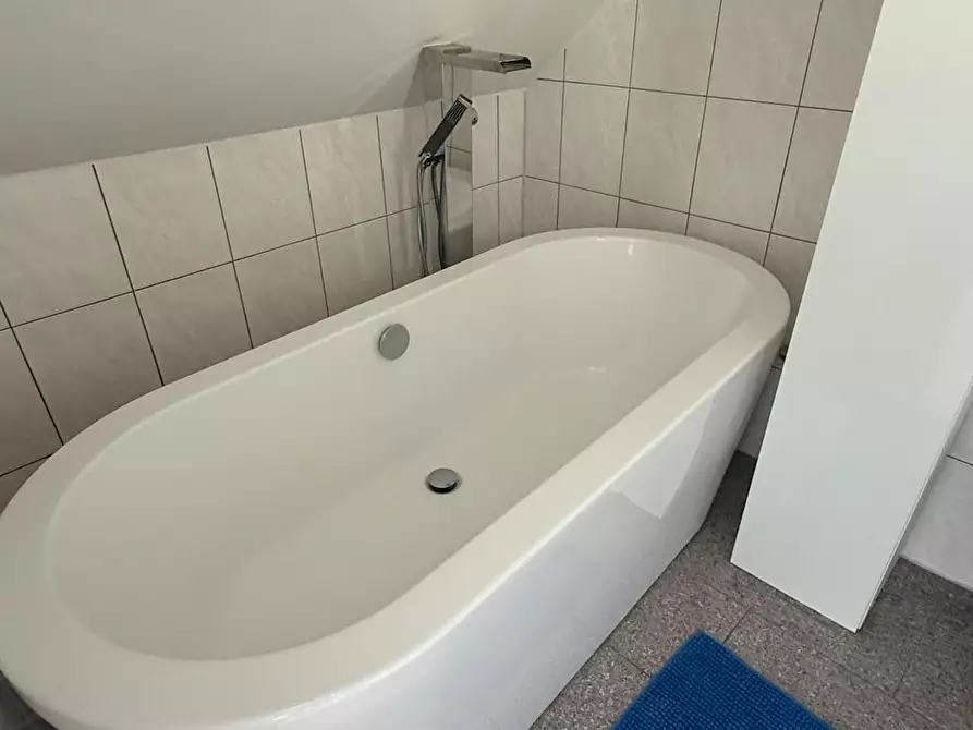 Immagine 10 di Casa indipendente in affitto  in Auf den Schrederwiesen a München