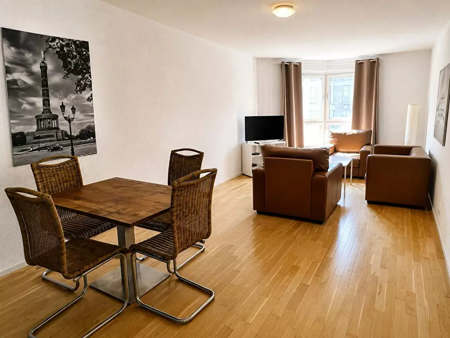 Immagine 4 di Appartamento in affitto  in Voßstraße a Berlin