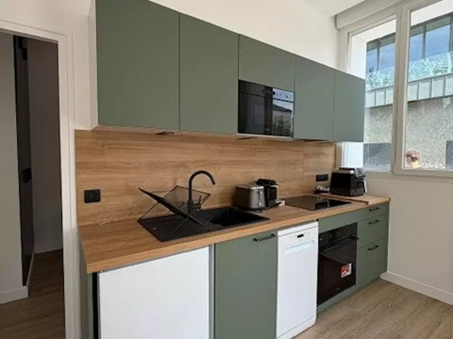Immagine 1 di Appartamento in affitto  in Rue Gambetta a Suresnes