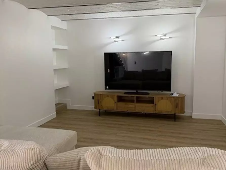 Immagine 8 di Appartamento in affitto  in Rue Gambetta a Suresnes