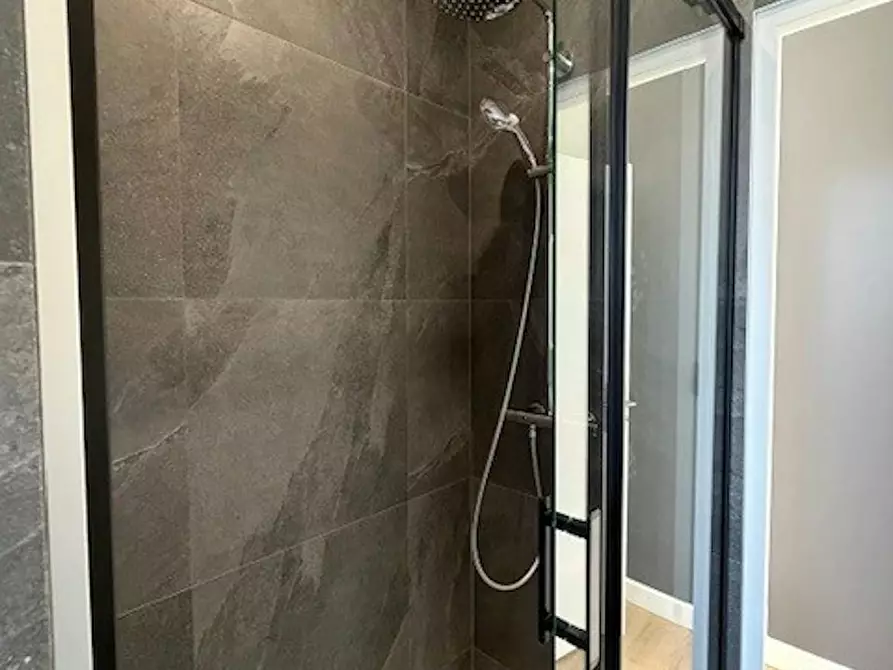 Immagine 5 di Appartamento in affitto  in Rue Gambetta a Suresnes