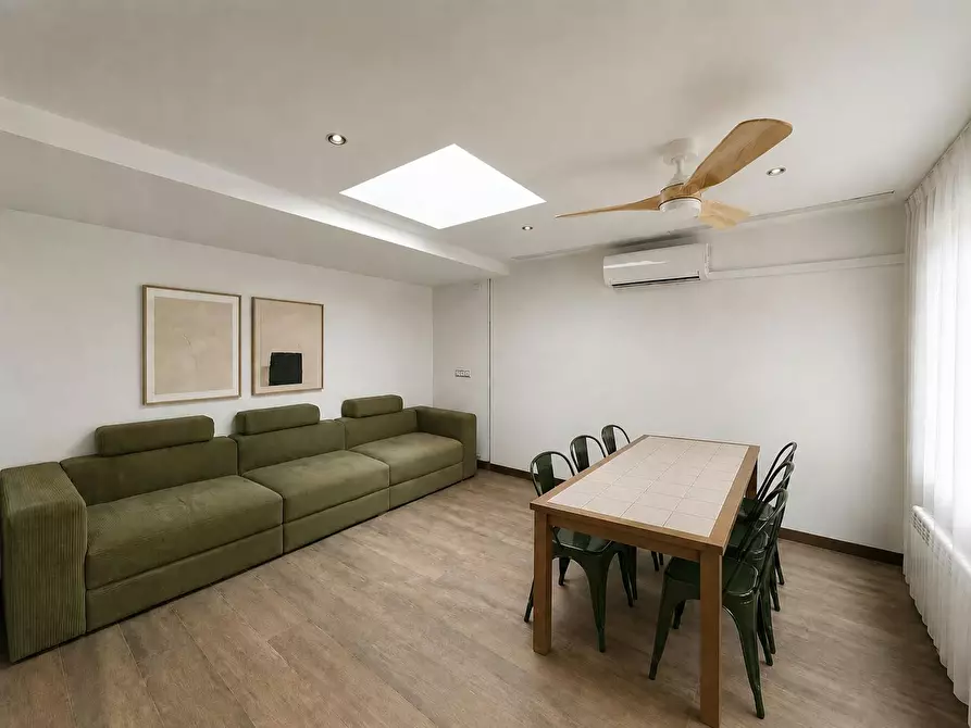Immagine 4 di Casa indipendente in affitto  in Calle de Escalonilla a Madrid