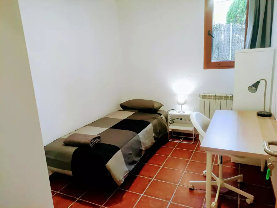 Immagine 1 di Camera in affitto  in Carrer d'Alonso Cano a Universitat Autonoma De Barcelona