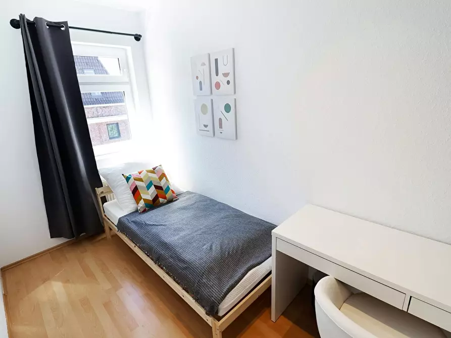 Immagine 2 di Camera in affitto  in Thälmannstraße a Erfurt