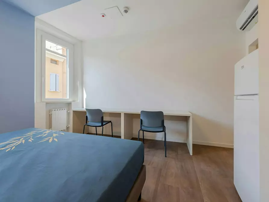 Immagine 1 di Camera in affitto  in Via Roma a Reggio Nell'emilia