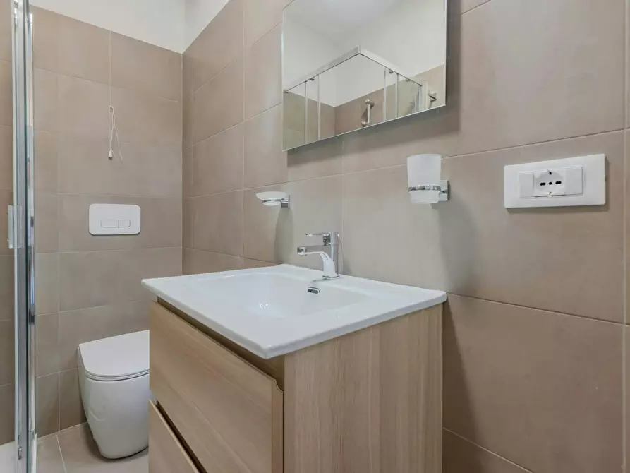 Immagine 9 di Camera in affitto  in Via Roma a Reggio Nell'emilia