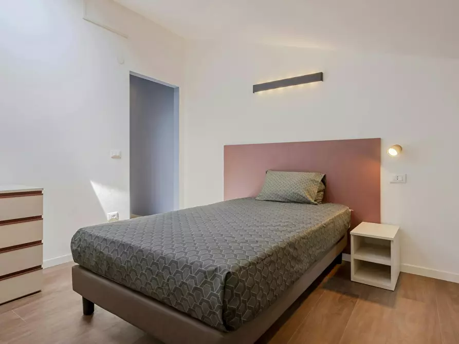 Immagine 2 di Camera in affitto  in Via Roma a Reggio Nell'emilia