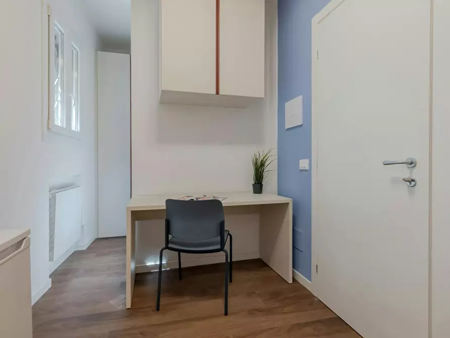 Immagine 3 di Camera in affitto  in Via Roma a Reggio Nell'emilia