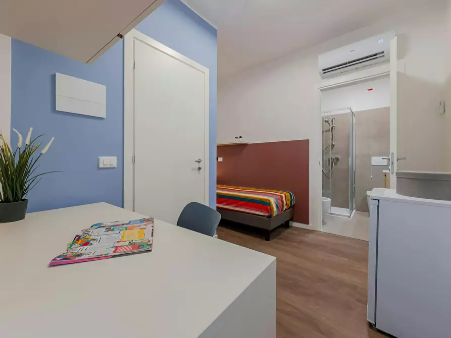 Immagine 4 di Camera in affitto  in Via Roma a Reggio Nell'emilia