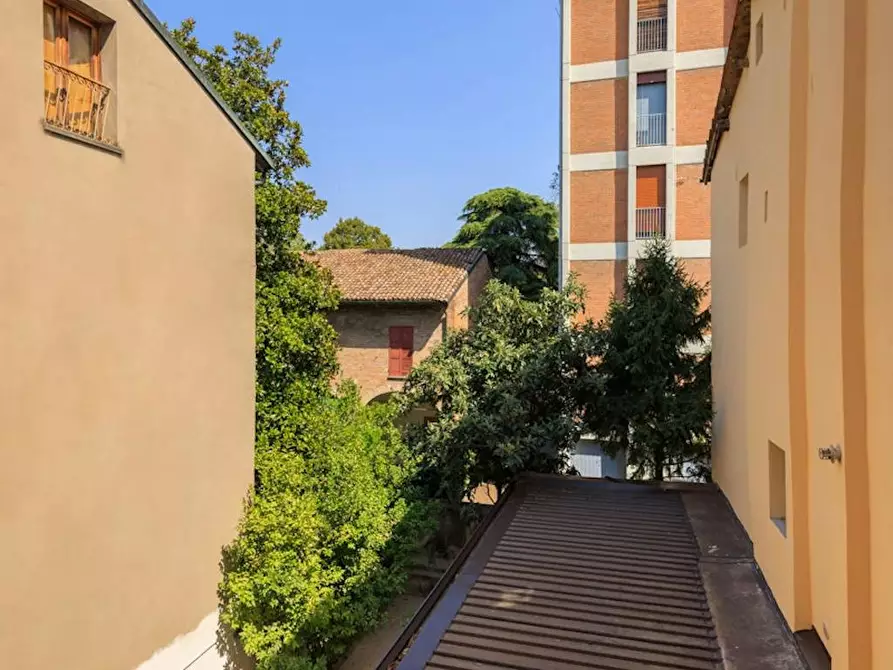 Immagine 10 di Camera in affitto  in Via Roma a Reggio Nell'emilia