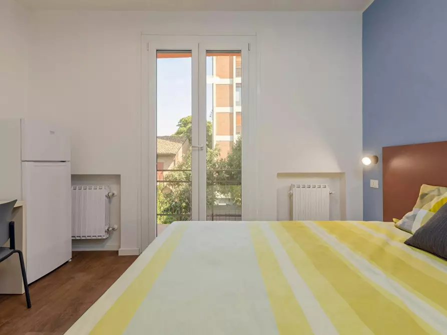Immagine 8 di Camera in affitto  in Via Roma a Reggio Nell'emilia