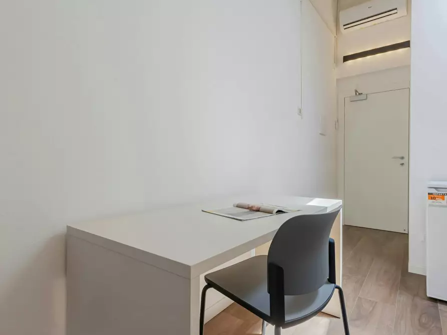 Immagine 7 di Camera in affitto  in Via Roma a Reggio Nell'emilia