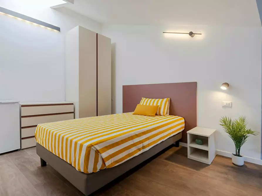 Immagine 5 di Camera in affitto  in Via Roma a Reggio Nell'emilia