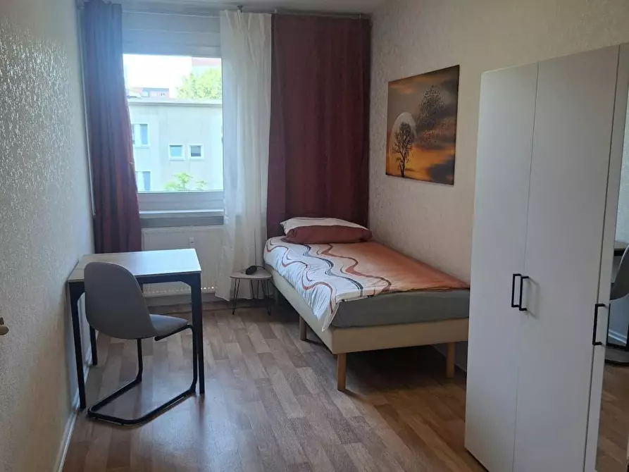 Immagine 9 di Appartamento in affitto  in Moldaustraße a Berlin