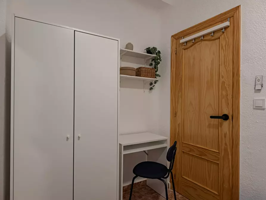 Immagine 10 di Camera in affitto  in Carrer de Sant Mateu a Alicante/Alacant