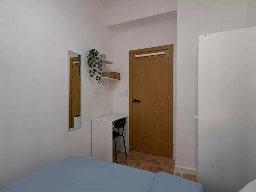 Immagine 10 di Camera in affitto  in Carrer de Sant Mateu a Alicante/Alacant