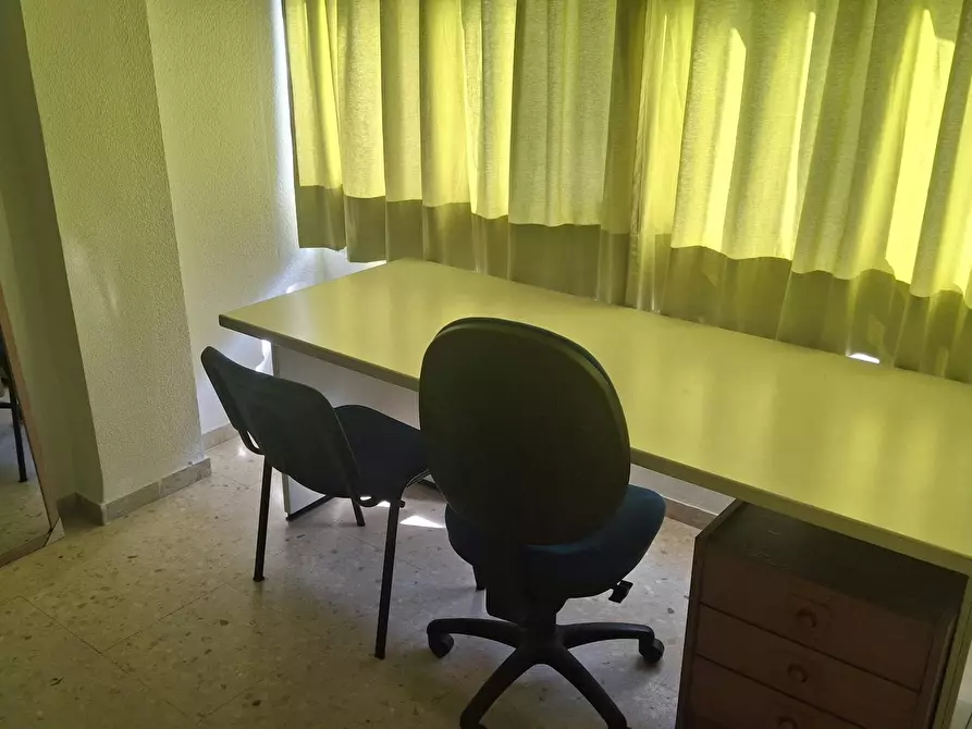 Immagine 9 di Appartamento in affitto  in Carrer del Serpis a Valencia