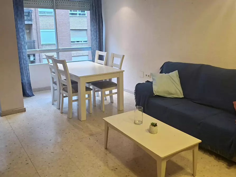 Immagine 2 di Appartamento in affitto  in Carrer del Serpis a Valencia