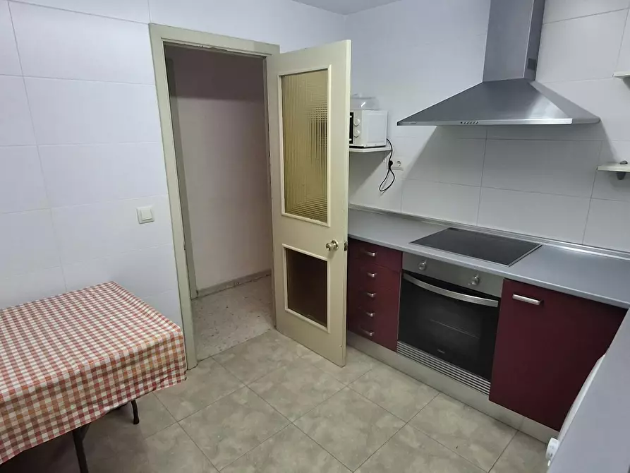 Immagine 7 di Appartamento in affitto  in Carrer del Serpis a Valencia