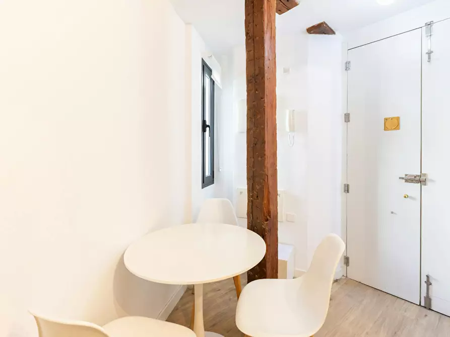 Immagine 6 di Appartamento in affitto  in Calle de Toledo a Madrid