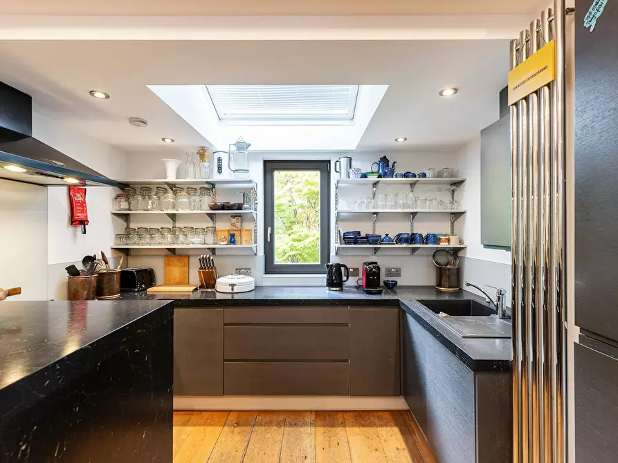Immagine 3 di Appartamento in affitto  in Belsize Lane a Camden Town
