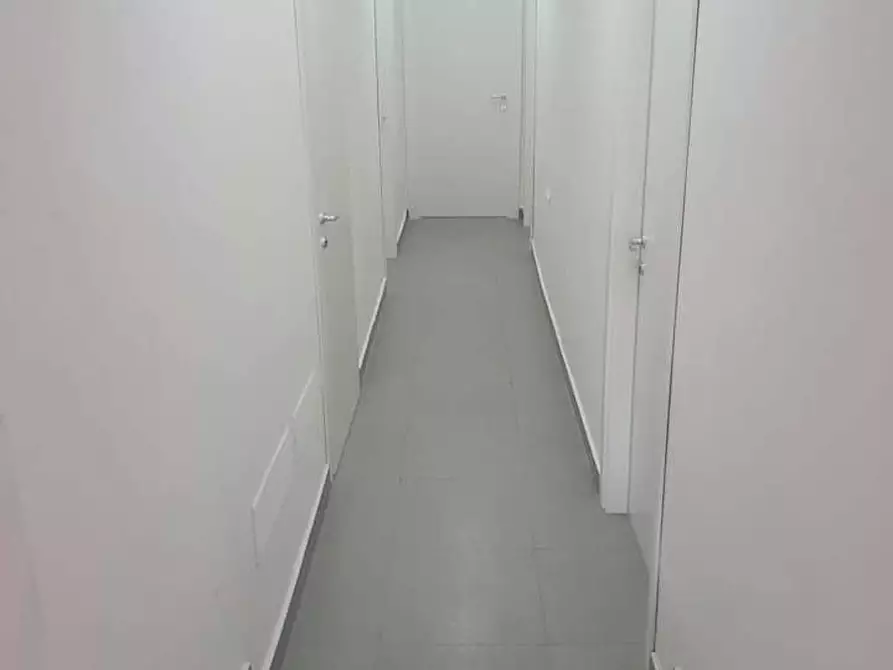 Immagine 4 di Camera in affitto  in Via Pisanelli a Napoli