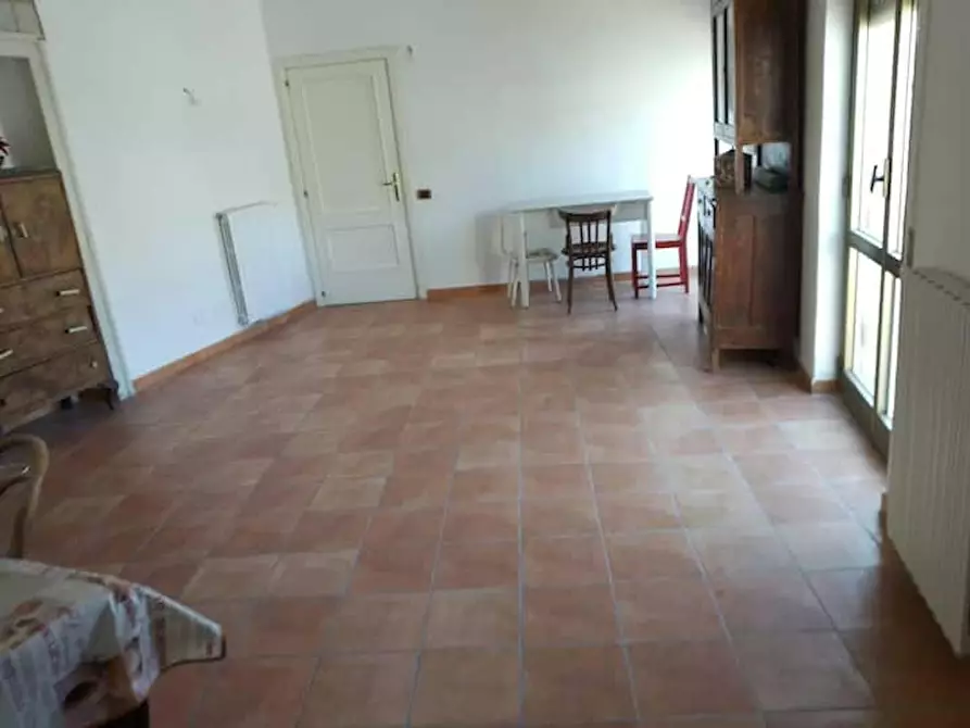Immagine 3 di Camera in affitto  in Via Pisanelli a Napoli