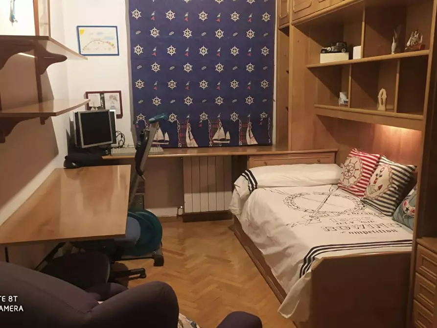 Immagine 1 di Camera in affitto  in Calle de Belice a Madrid