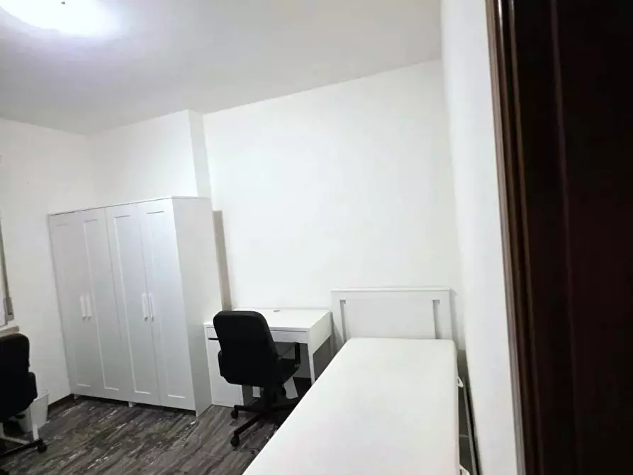 Immagine 3 di Camera condivisa in affitto  in Via Giorgio Schiavone a Padova