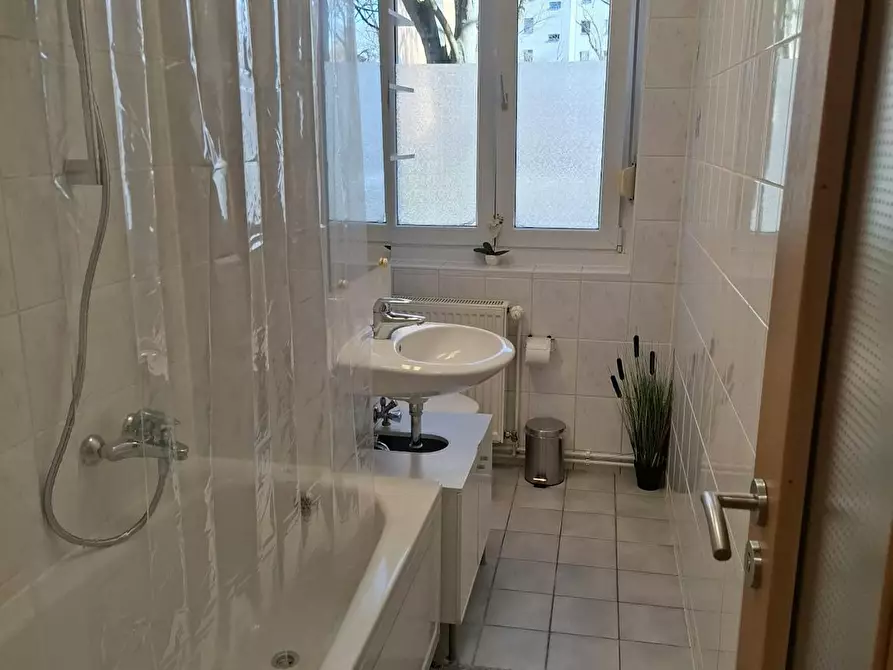 Immagine 9 di Appartamento in affitto  in Josef-Orlopp-Straße a Berlin