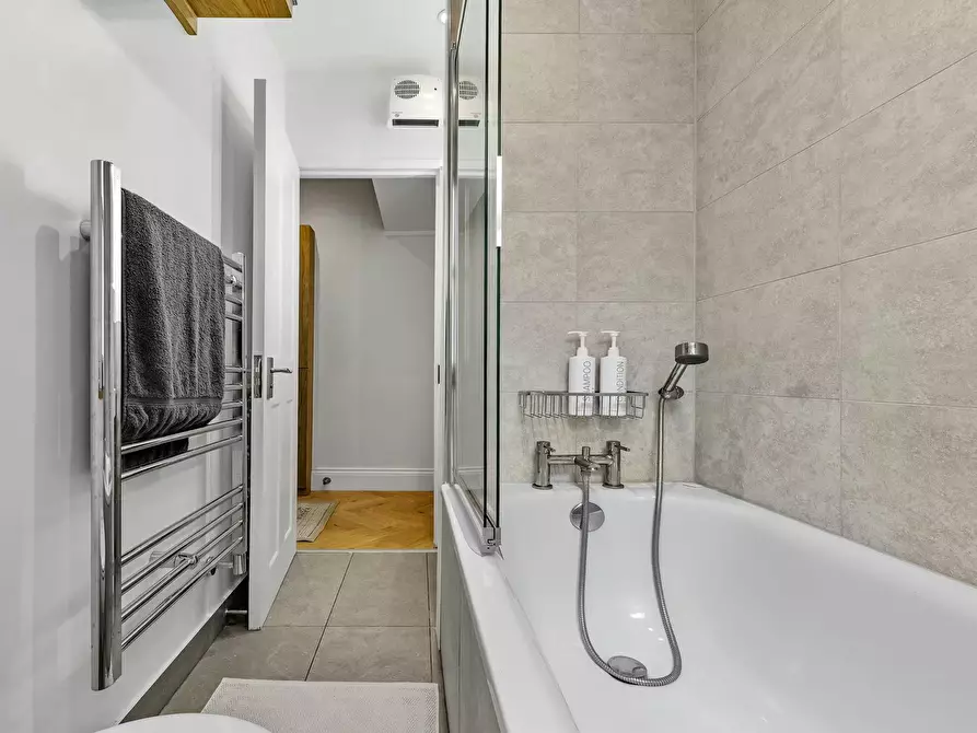Immagine 3 di Appartamento in affitto  in Coniger Road a Hammersmith