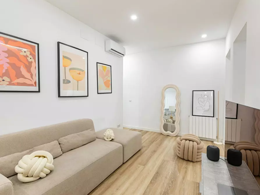 Immagine 4 di Appartamento in affitto  in Calle de Rafael de Riego a Madrid
