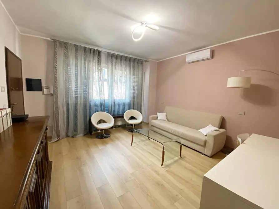 Immagine 3 di Camera in affitto  in Via Giovanni Fantoni a Milano