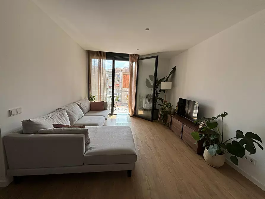 Immagine 1 di Appartamento in affitto  in Carrer de los Castillejos a Barcelona