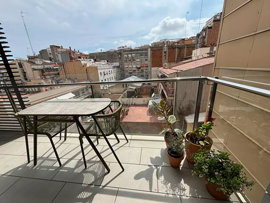 Immagine 3 di Appartamento in affitto  in Carrer de los Castillejos a Barcelona