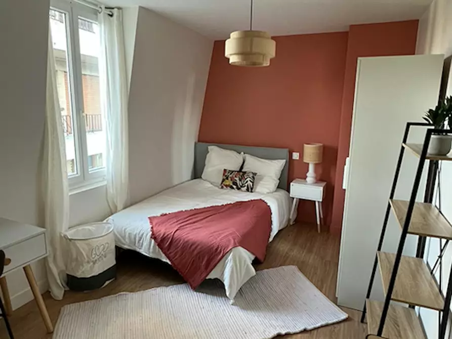 Immagine 1 di Camera in affitto  in Avenue Franklin Roosevelt a Suresnes