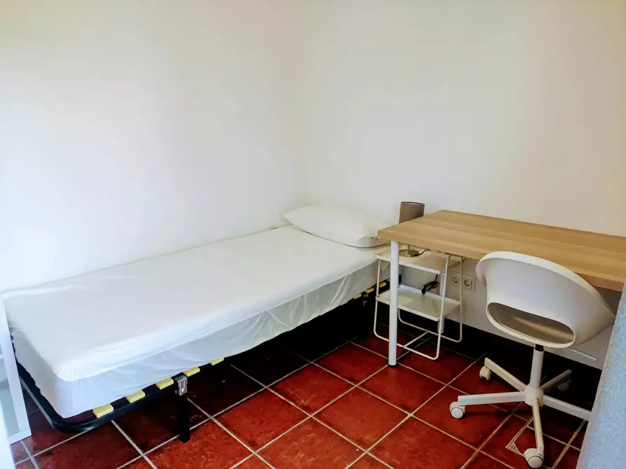 Immagine 1 di Camera in affitto  in Carrer d'Alonso Cano a Universitat Autonoma De Barcelona