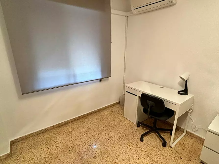 Immagine 4 di Camera in affitto  in Carrer de Reig Genovés a Valencia