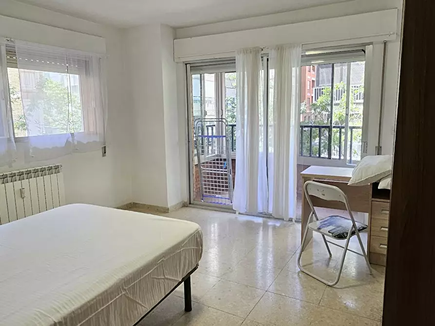 Immagine 7 di Camera in affitto  in Calle Pedro Antonio de Alarcón a Granada